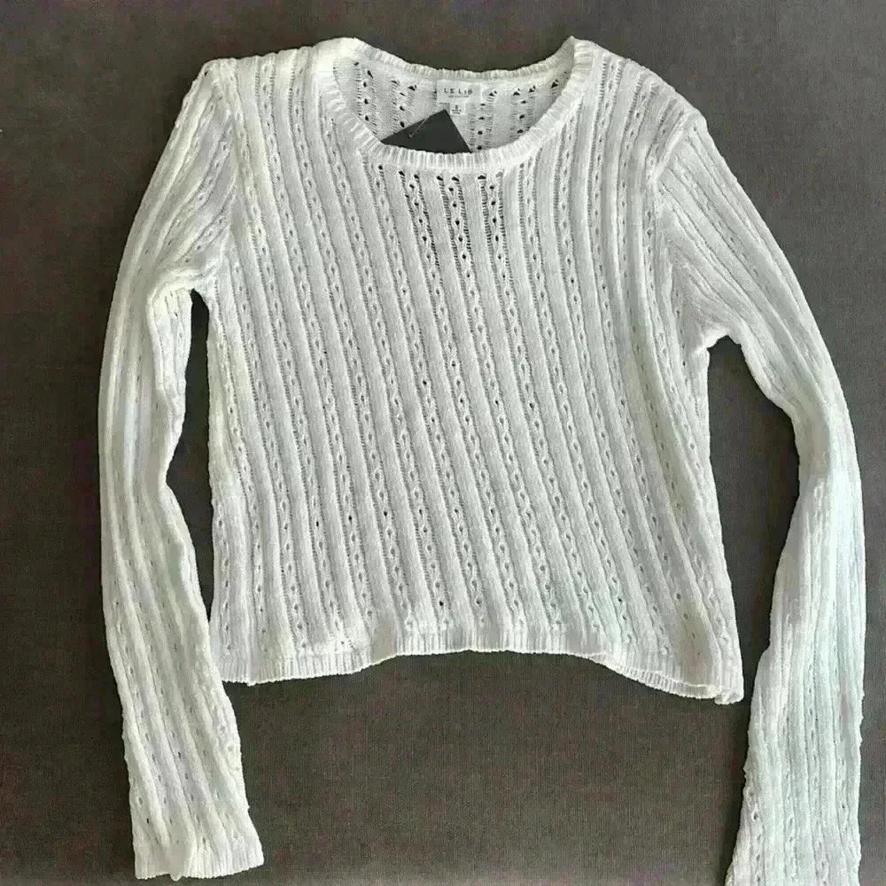 NWT Le Lis White Long Sleeve Sweater